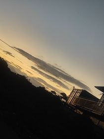 浮沉于人间地狱